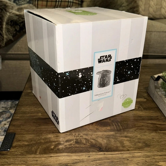 NWT Scentsy Home Authentic STAR WARS Millennium Falcon Full Size Warmer - Picture 4 of 12